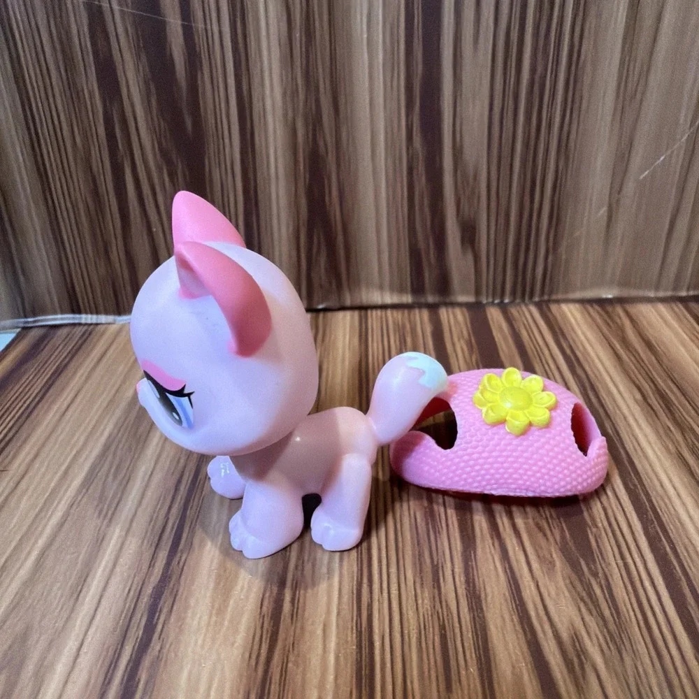 Authentic Littlest Pet Shop LPS #1313 Pink Cat w/ Pink Hat Accessory Hasbro